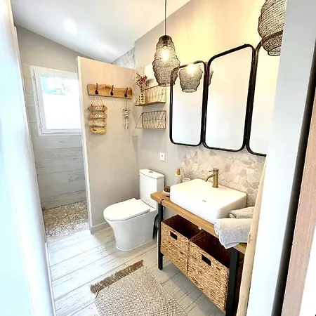 Piscine Balneo Chauffee Tatil Evi Sérignan