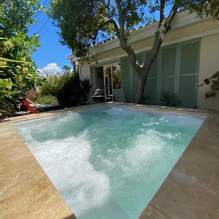 Vakantiehuis Piscine Balneo Chauffee *