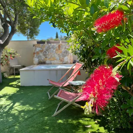 Piscine Balneo Chauffee Vakantiehuis *